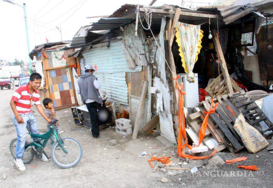 $!Personas hablan y viven pobreza extrema y hambruna en la delegación de Iztapalapa, el 04 de octubre de 2007.