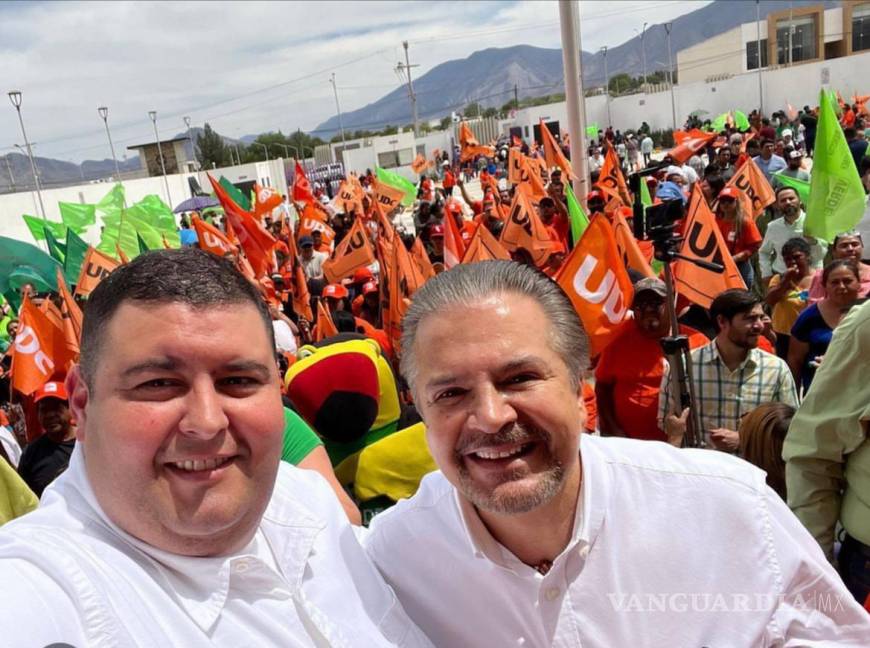 $!Lenin Pérez, candidato de UDC y PVM, visitó ejidos de los municipios de Jiménez y Villa Unión para reunirse con los habitantes de las comunidades.