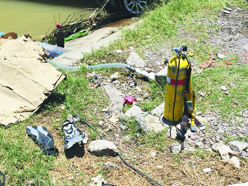 $!Los Buzos del desierto se dedican a encontrar cuerpos de personas que se ahogaron en el río o en los canales de riego