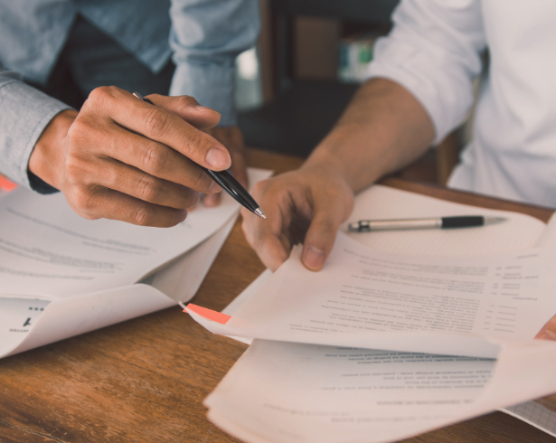 Sancionan a dos empresas por buscar contratos gubernamentales con información falsa