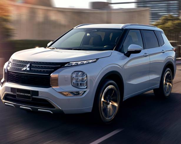 El Mitsubishi Outlander 2026 mantiene el mismo diseño exterior del PHEV, ahora con versiones a gasolina.