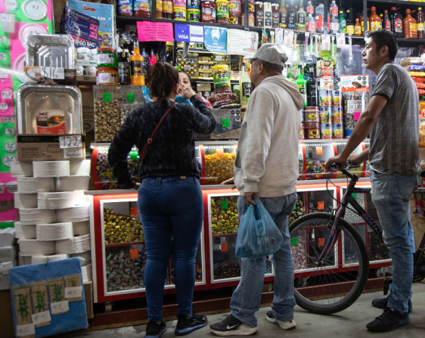 Estos impuestos aplicados a productos importados pueden parecer lejanos, pero tienen un impacto directo en los precios que pagas diariamente.