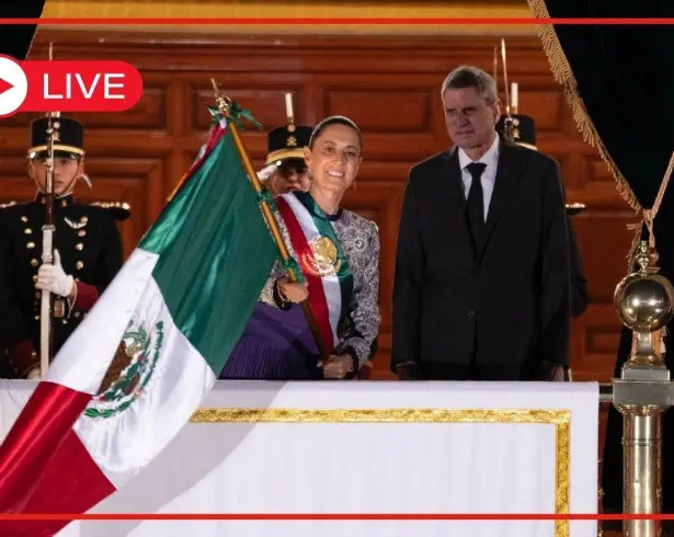 Claudia Sheinbaum encabeza desde Palacio Nacional la ceremonia del Grito de Independencia ante miles de personas reunidas en el Zócalo de CDMX.