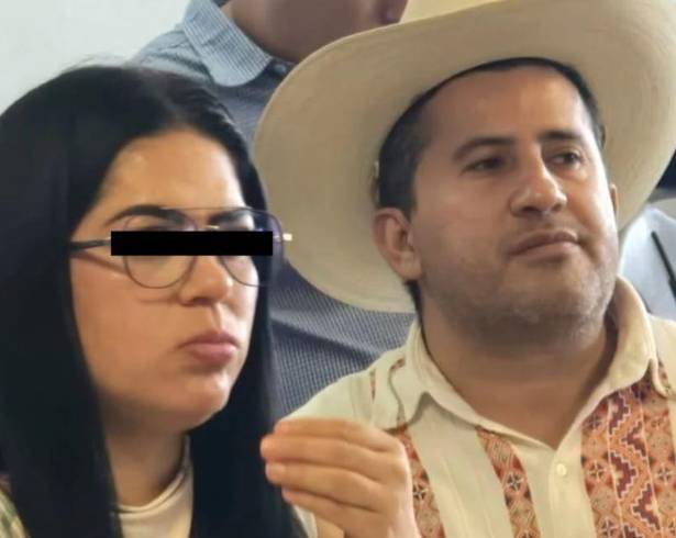 La FGE de Michoacán busca que Alejandra Vargas Rauda comparezca por el asesinato de Carlos Manzo, ocurrido en 2025.