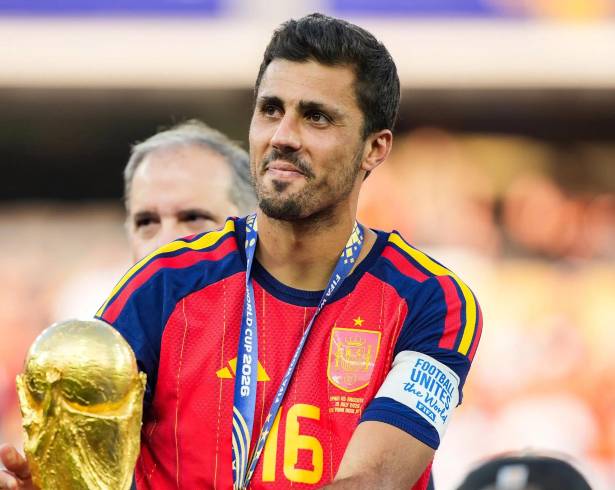 Rodri Hernández podría regresar a LaLiga tras siete temporadas defendiendo los colores del Manchester City.