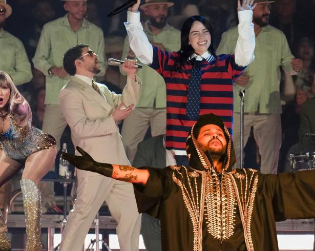 Favoritos. Taylor Swift y The Weeknd se mantuvieron en el top global, confirmando su peso en la industria musical digital.