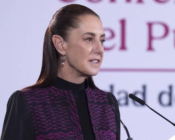 Sheinbaum aseguró que las conversaciones con Donald Trump se centran en seguridad y comercio, y rechazó que Estados Unidos haya exigido entregar a políticos presuntamente ligados al narcotráfico.