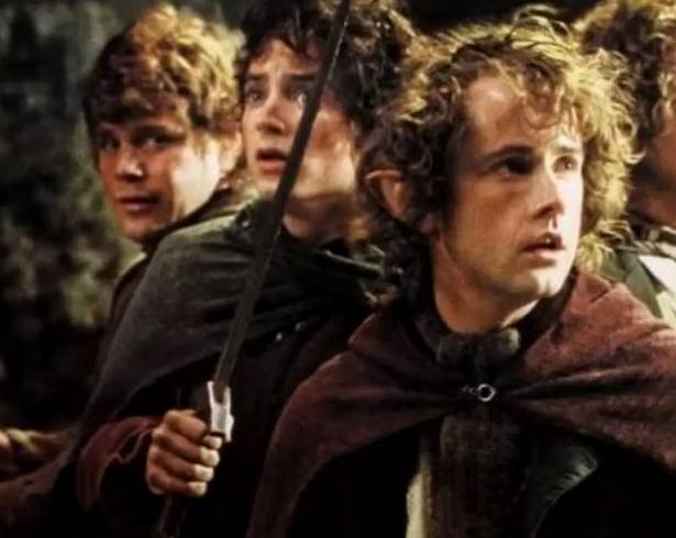 La saga de El Señor de los Anillos regresa con una nueva historia centrada en Sam, Merry y Pippin, situada años después de la partida de Frodo, bajo la producción de Peter Jackson.