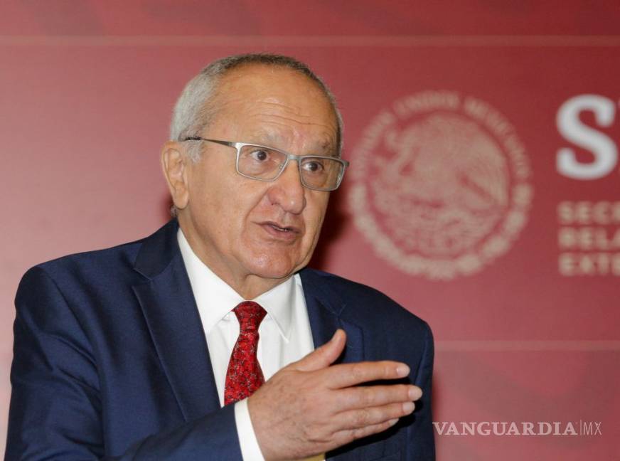 Jesús Seade viaja en clase business 'por recomendación del doctor'