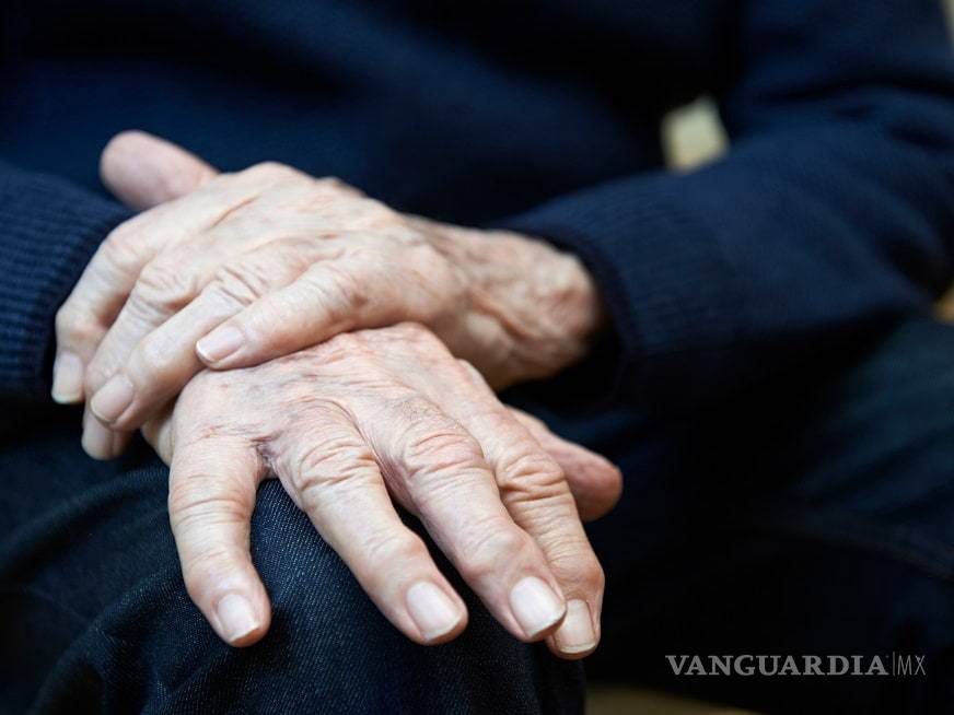 $!Riesgo de Parkinson y demencia pueden ser detectado con una punción lumbar