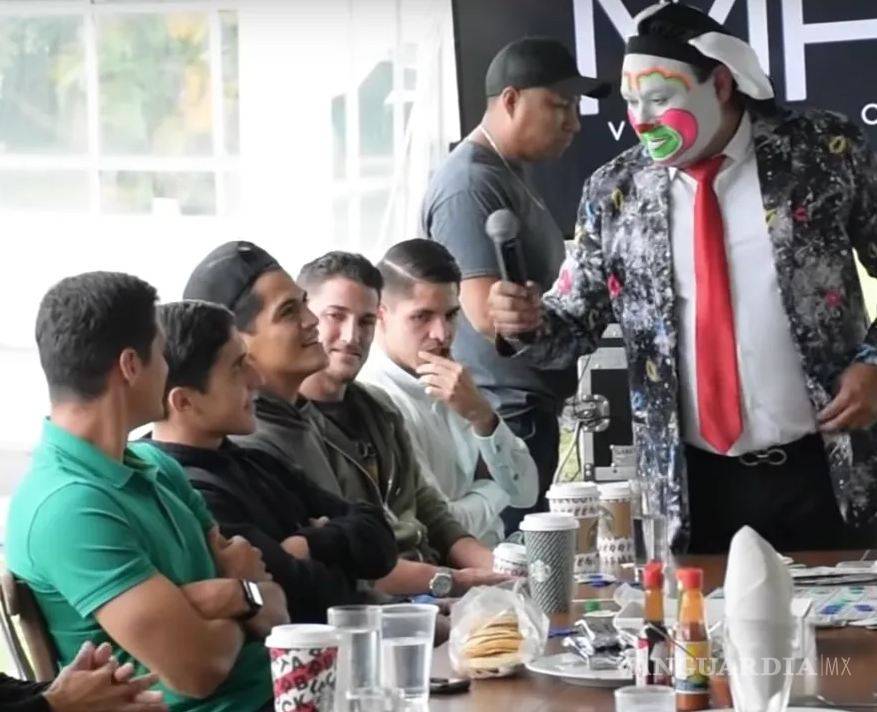 $!Payaso les da la trolleada de su vida a los jugadores de Chivas