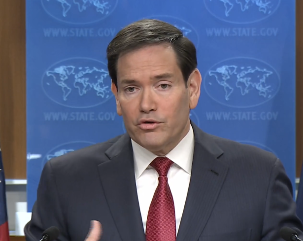 En una conferencia de prensa desde Washington D.C., el Secretario de Estado de Estados Unidos, Marco Rubio, reconoció el esfuerzo de México en materia de seguridad, aunque aún “falta mucho por hacer”.