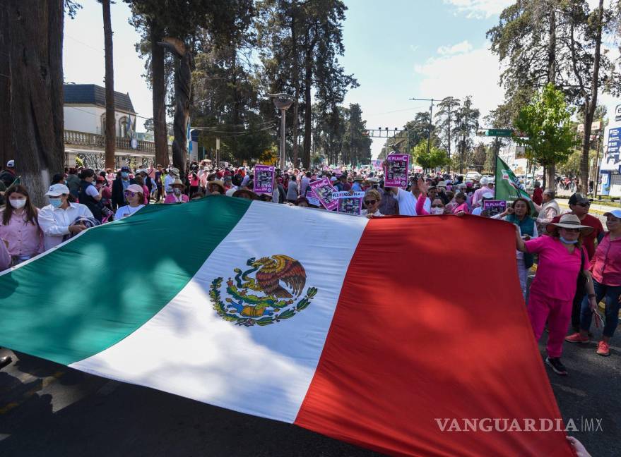 Así toman las calles y plazas miles de mexicanos para defender al INE (Fotos)