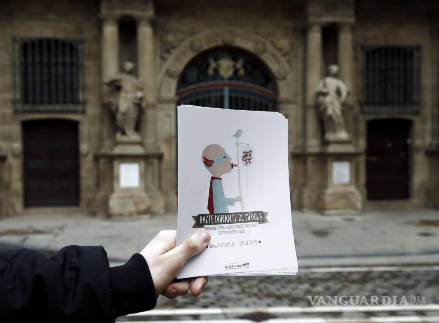 $!Una campaña sobre la donación de médula ósea en la plaza del Ayuntamiento de Pamplona (Navarra, España).