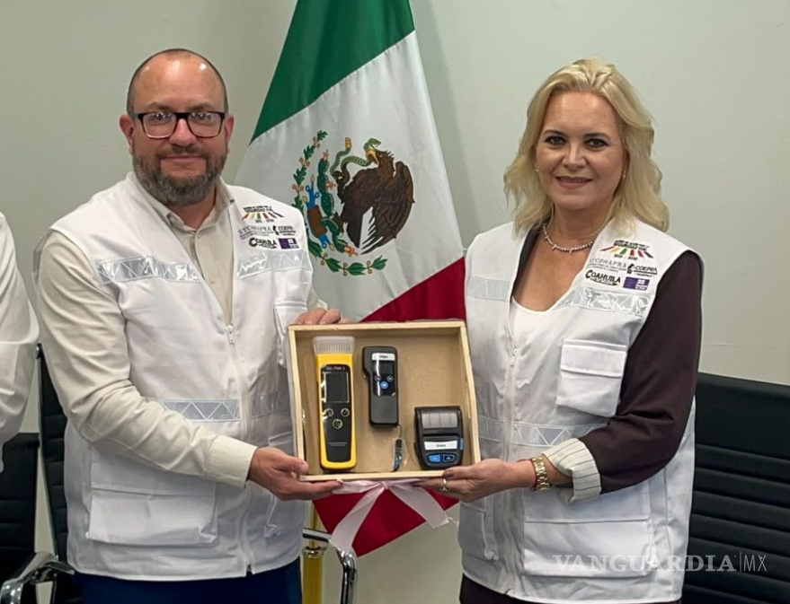 $!Iván Moscoso González entregó los equipos en representación del secretario de Salud, Eliud Felipe Aguirre Vázquez.