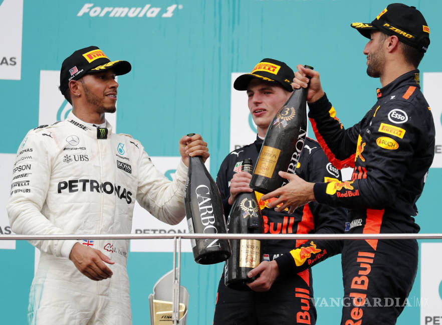 $!Verstappen, de Red Bull, celebra su cumpleaños ganando el GP en Malasia