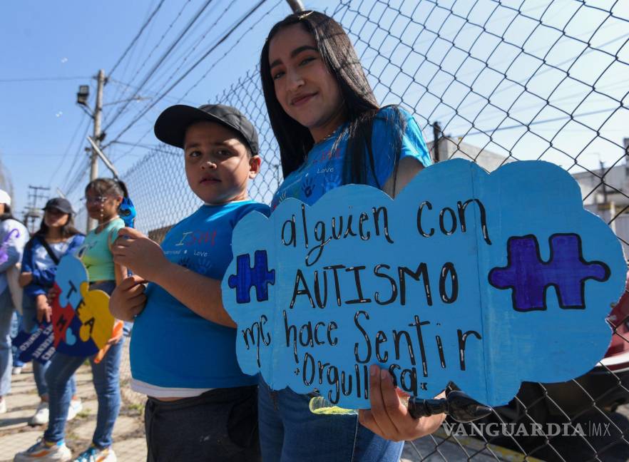 $!Caminata por la concientización del Autismo en la ciudad de Toluca, Estado de México.