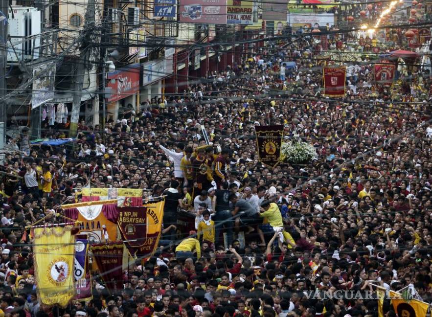 $!Multitudinaria procesión religiosa en Filipinas deja un muerto