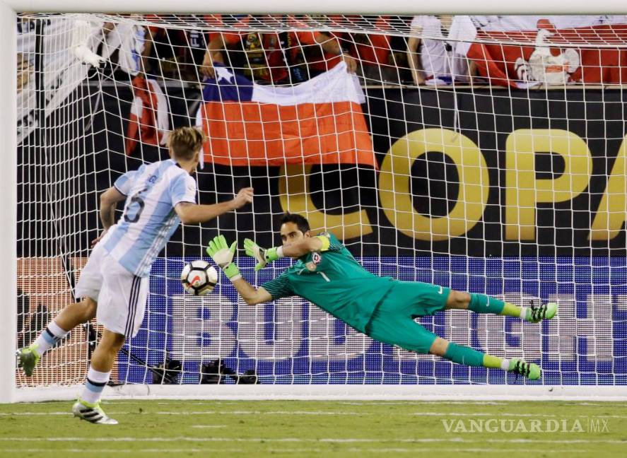 Manchester City tiene en la mira a Claudio Bravo