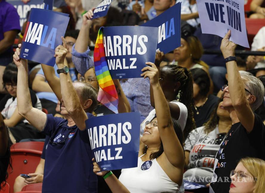 $!Partidarios de la candidata presidencial demócrata a la vicepresidenta Kamala Harris y del candidato a la vicepresidenta, el gobernador de Minnesota Tim Walz.