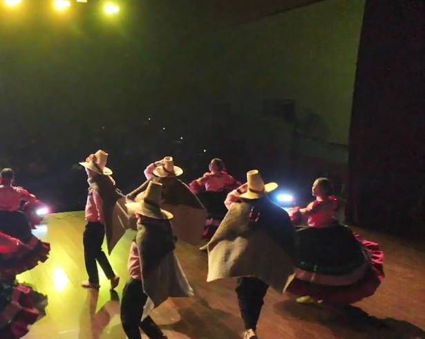 Agrupaciones de Argentina, Colombia, El Salvador, Chile y México participaron en el 11º Encuentro Internacional Folklórico NA-IN, celebrado en el Teatro de la Ciudad de Ramos Arizpe.