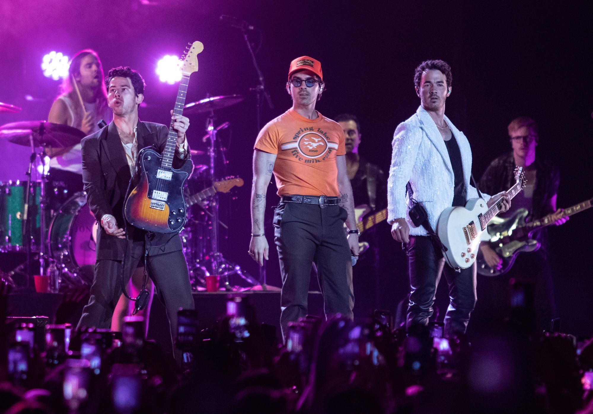 ¿Aún te queda aguinaldo? Confirman los Jonas Brothers 3 conciertos en México; uno de ellos será en Monterrey. Noticias en tiempo real