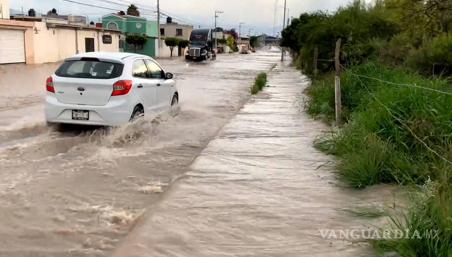$!Reviven lluvias temor de inundaciones en el norte de Saltillo