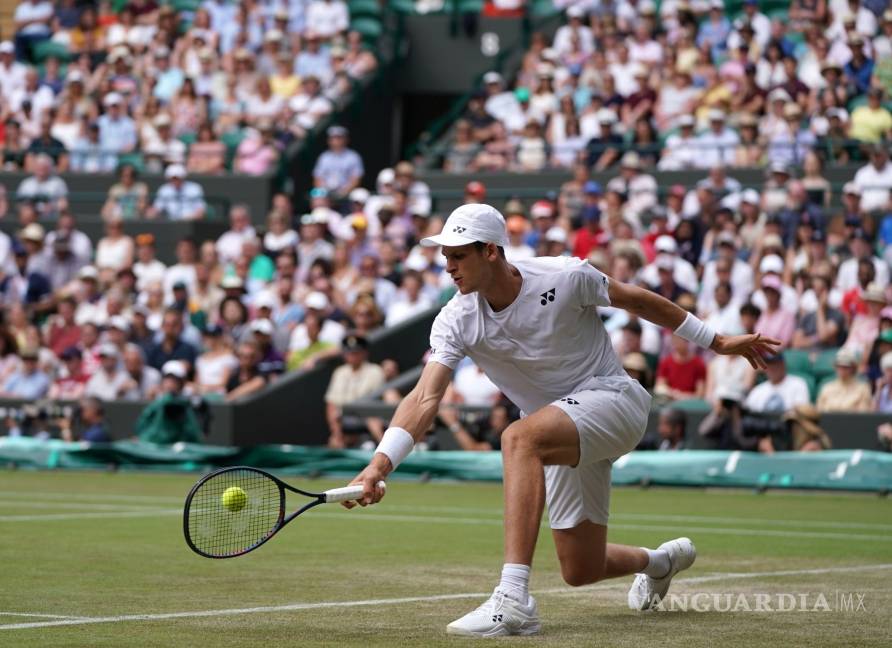 $!Novak Djokovic cae, pero avanza a los Octavos de Final de Wimbledon
