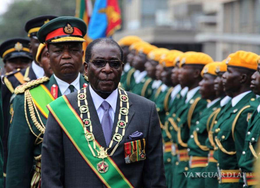 $!Se resiste Robert Mugabe a dimitir como presidente de Zimbabue