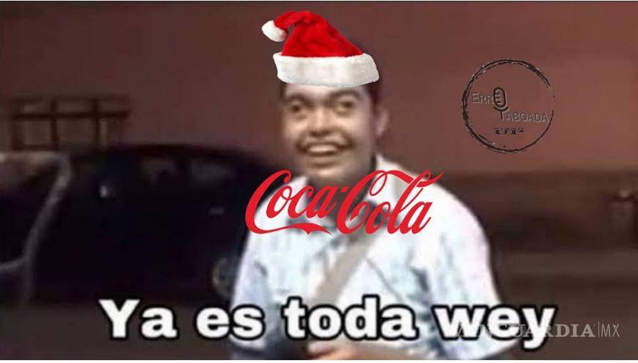 $!‘¿Ya es todo?’ se quejan por caravana navideña de Coca-Cola en Torreón; se forman por horas y show dura segundos