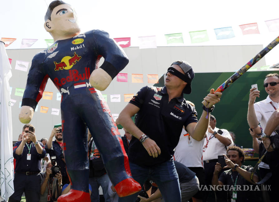 $!Entre alebrijes y piñatas, comenzó la fiesta mexicana de la Fórmula Uno