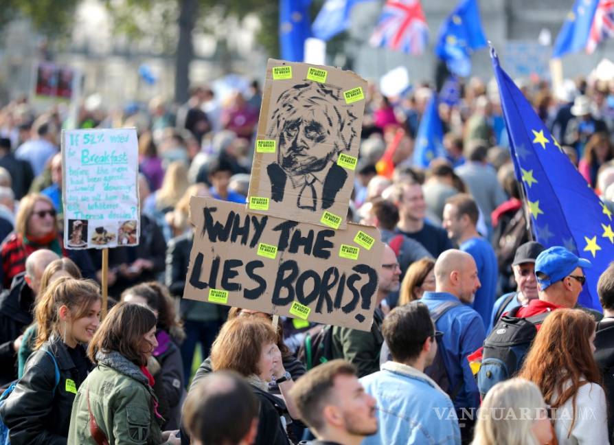 $!Más de medio millón de personas protestan por el Brexit