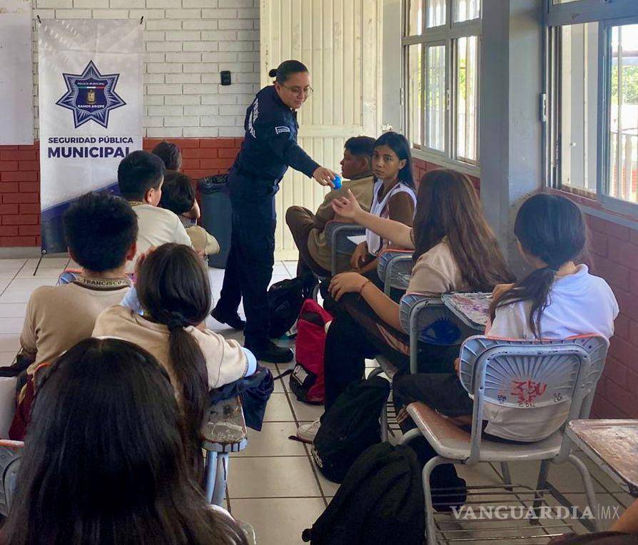 $!Los temas abordados incluyen el uso responsable de redes sociales, prevención del acoso escolar y detección oportuna de adicciones.