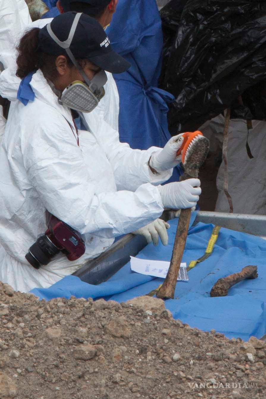 $!Hubo trato indigno a cadáveres exhumados en Tetelcingo, dice CNDH