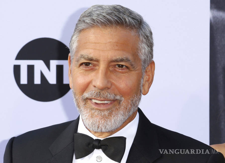 $!George Clooney está “bien” tras accidente en motocicleta en Italia