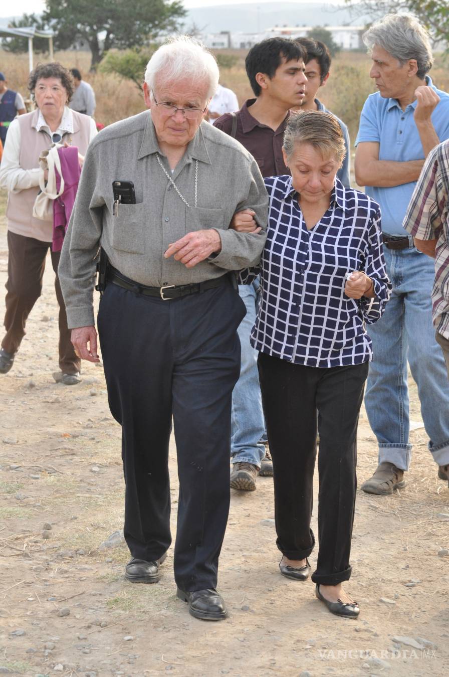 $!Gobernantes cubren sus porquerías con tierra: Raúl Vera en Tetelcingo