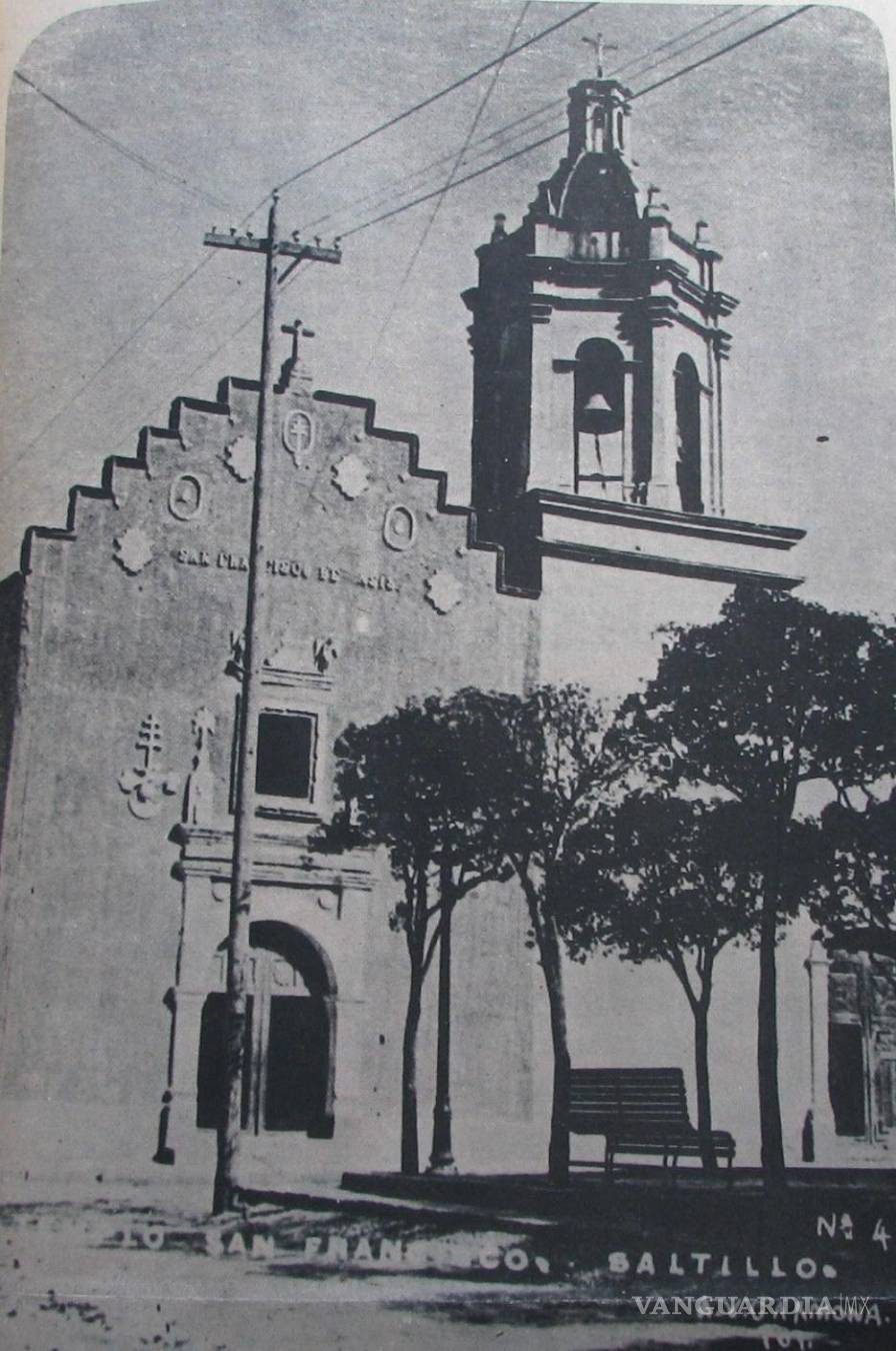 $!Templo San Francisco, cuando pasaba por el frente la calle Guerrero.