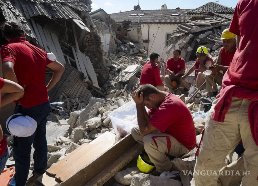 $!Sube a 159 cifra de muertos tras fuerte terremoto en Italia