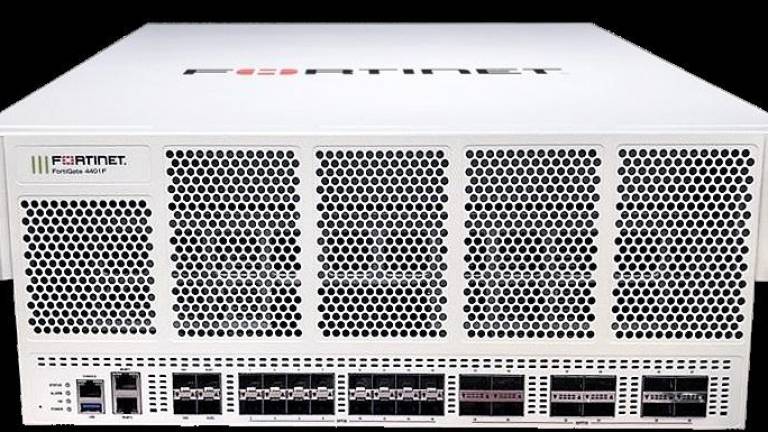 $!Equipo firewalls FortiGate 4400F de próxima generación NGFW. EFE/Fortinet