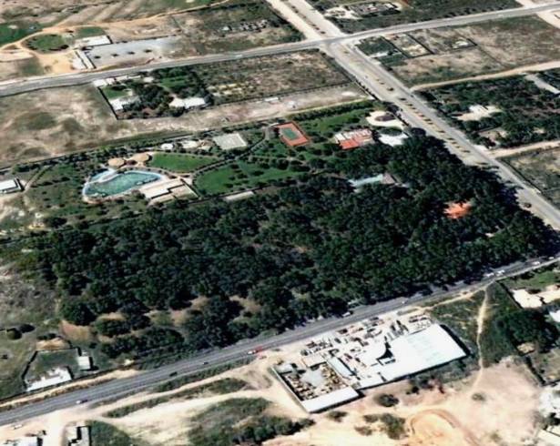 Imágenes satelitales muestran que hasta 2003 el predio contaba con abundantes áreas verdes y amenidades.