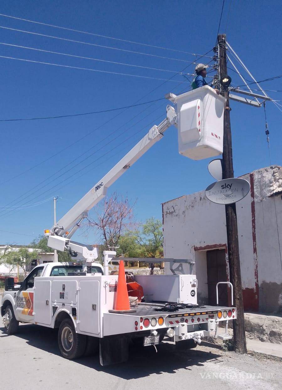 $!El programa “Iluminando Tu Ejido” contempla la instalación de más de mil 600 lámparas durante la administración actual.