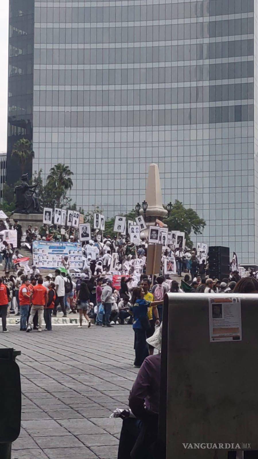 $!Colectivos de distintas entidades marcharon del Monumento a la Madre al Ángel de la Independencia.