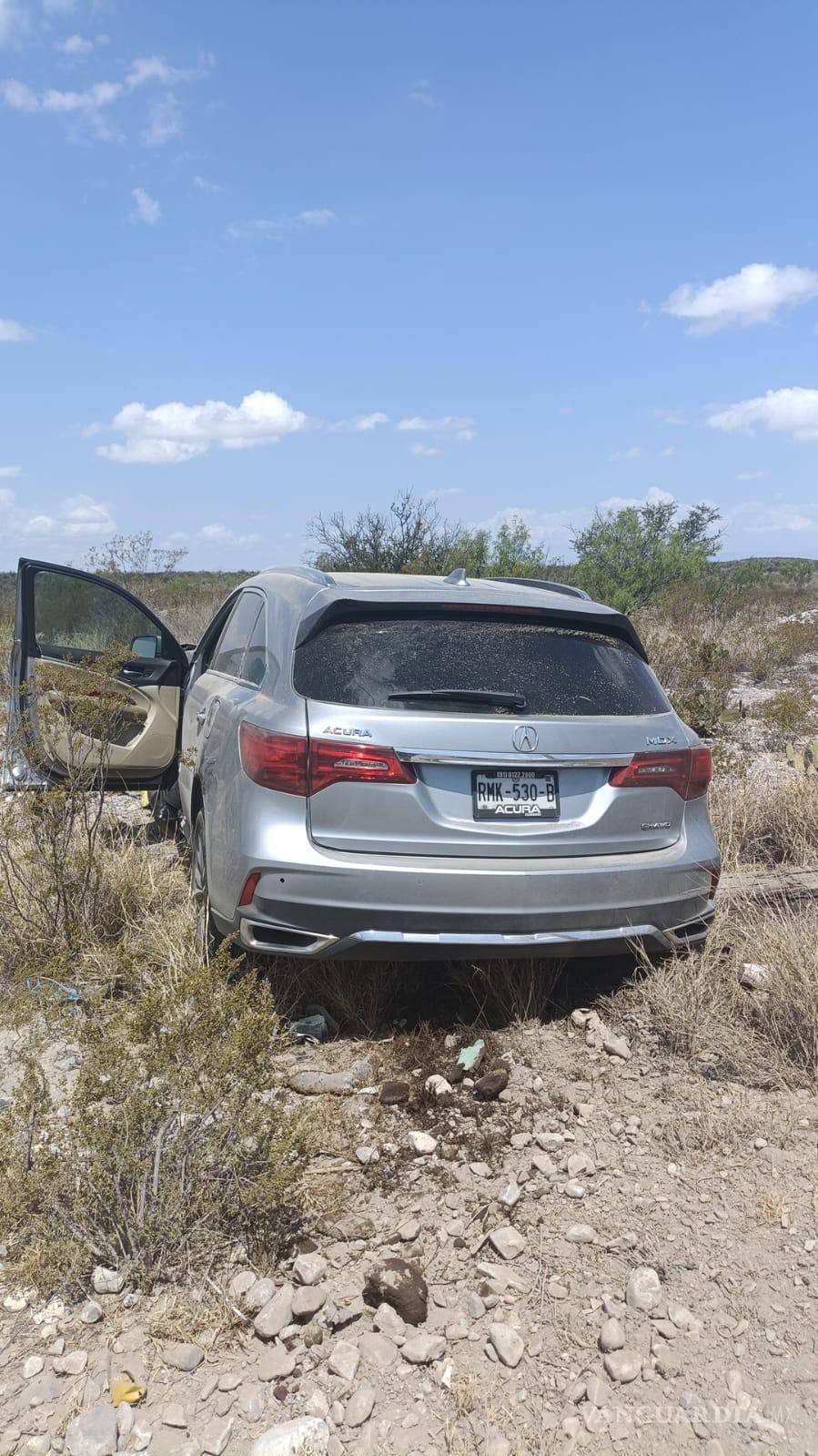 $!El auto trae placas de Nuevo León.