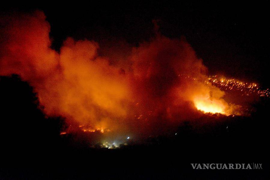 $!Incendio consume el campo de refugiados de Moria en la isla de Lesbos en Grecia