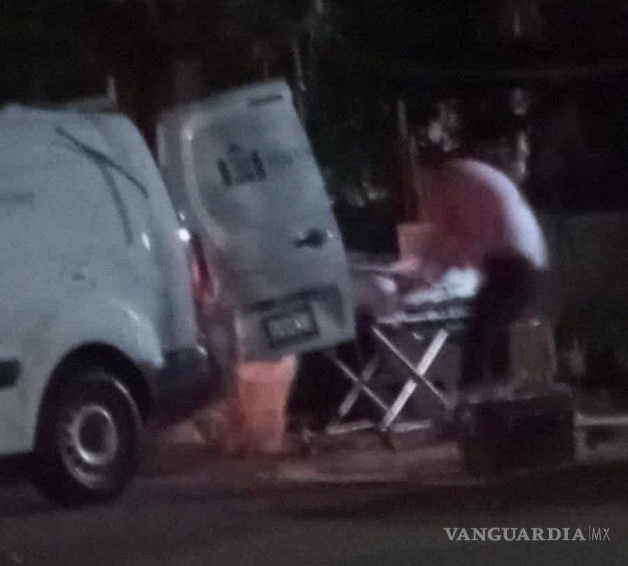 $!Se supo en el lugar que el hombre de 54 años vivía solo y que había estado deprimido durante algún tiempo debido a presuntos problemas con su esposa.