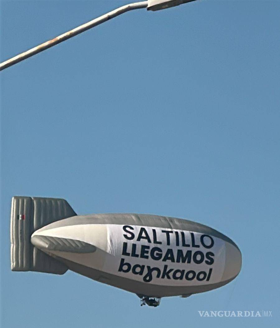 $!Ni bólido ni basura espacial, un banco irrumpe en el cielo de Saltillo