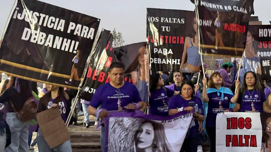 Dentro de unos 15 días, Mario Escobar y Dolores Bazaldúa esperan acudir a la FGR para que les admitan el meta peritaje que realizaron con expertos independientes.