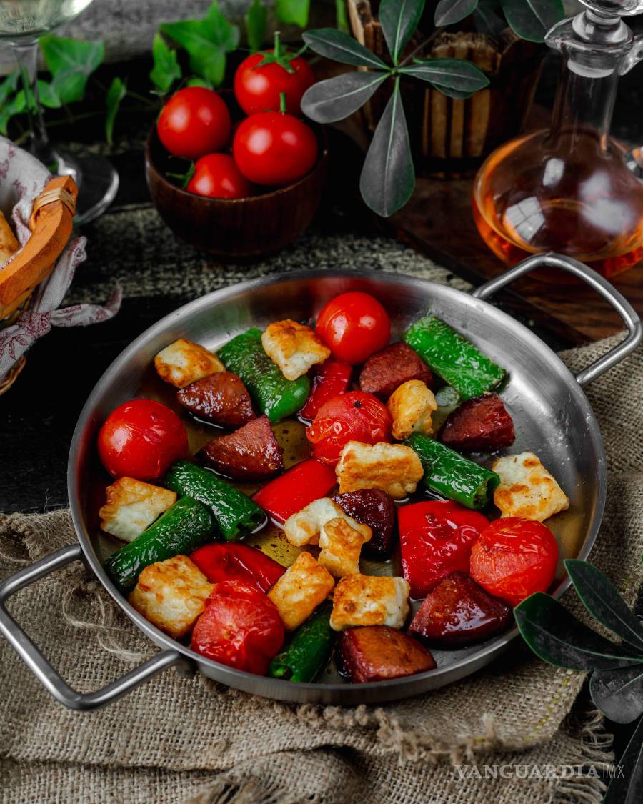 $!El tomate destaca por su versatilidad, ya que puede utilizarse tanto en recetas saladas como en postres, aportando frescura y acidez.