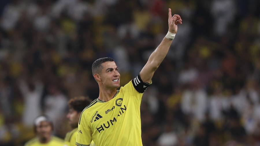 Cristiano Ronaldo celebró su gol 980 con Al-Nassr durante la victoria ante Al-Diriyah y quedó a solamente 20 anotaciones de alcanzar los mil tantos oficiales en su carrera.