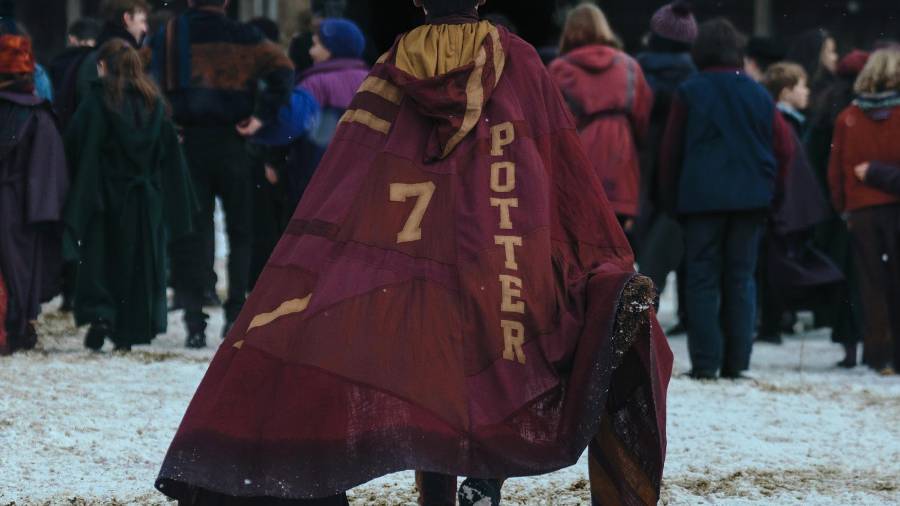 Protagonista. Dominic McLaughlin dará vida al nuevo Harry Potter en la serie que prepara HBO Max junto a J. K. Rowling.